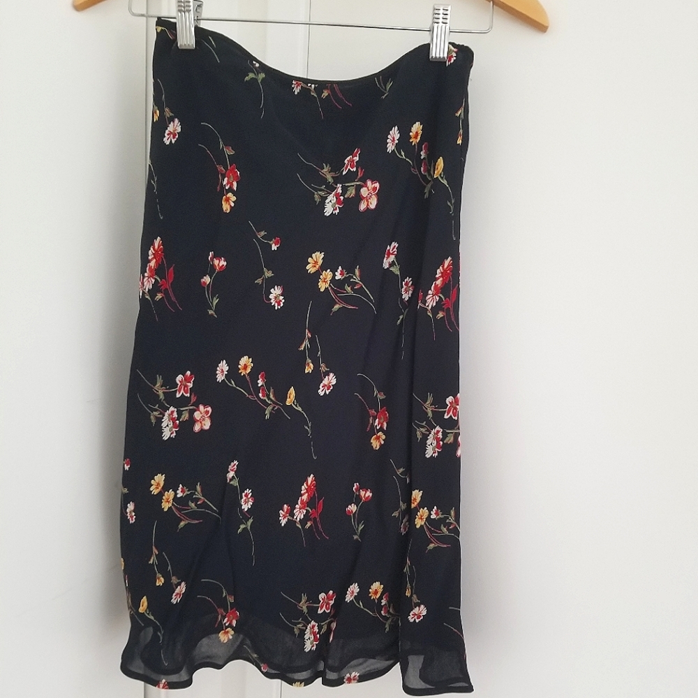 Spring navy floral over the knees skirt